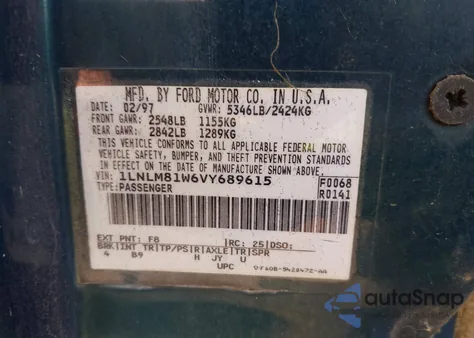 1997 Lincoln Town Car Executive z USA, uszkodzony, nr VIN 1LNLM81W6VY689615